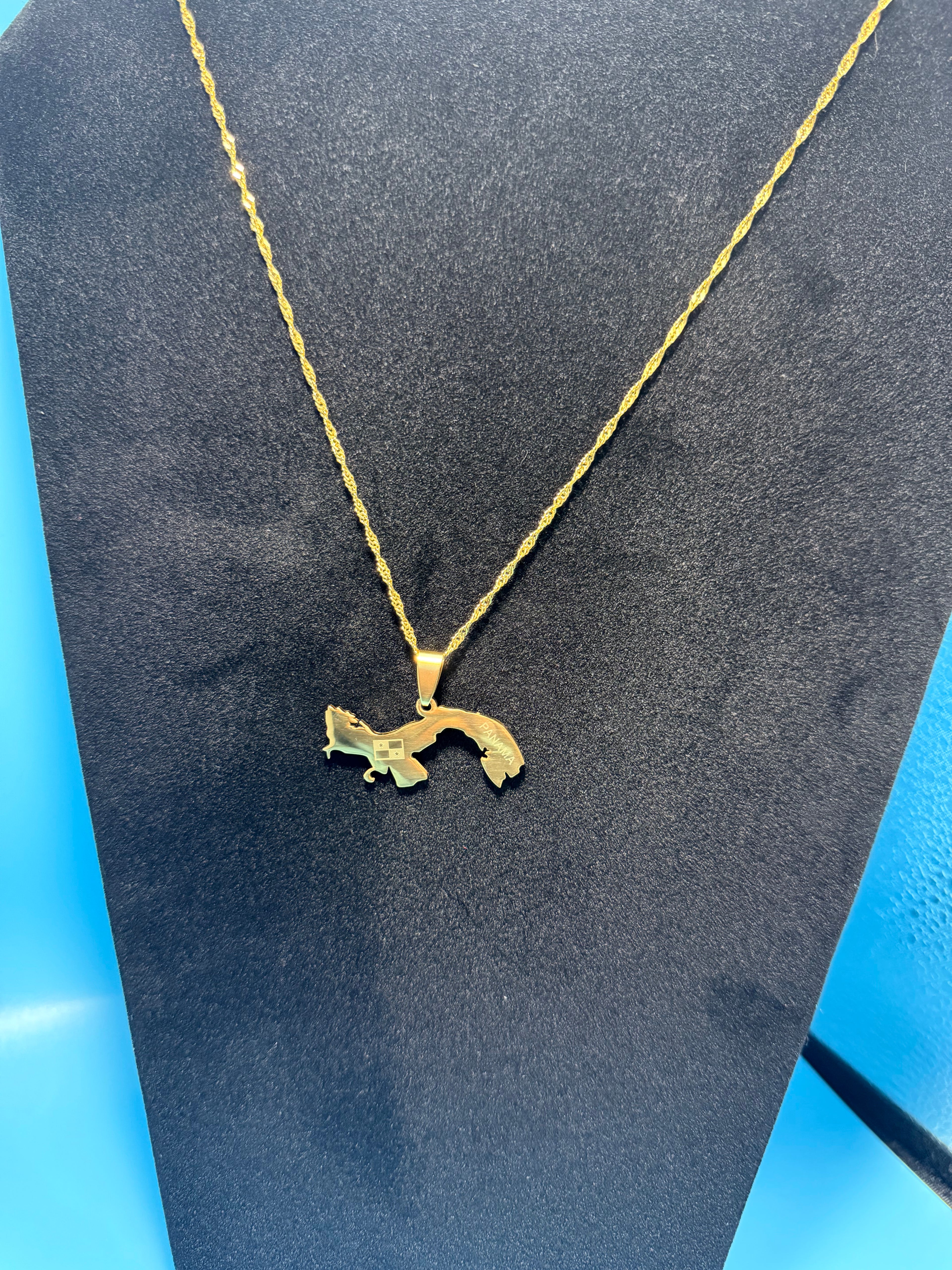 PANAMA PENDANT + NECKLACE