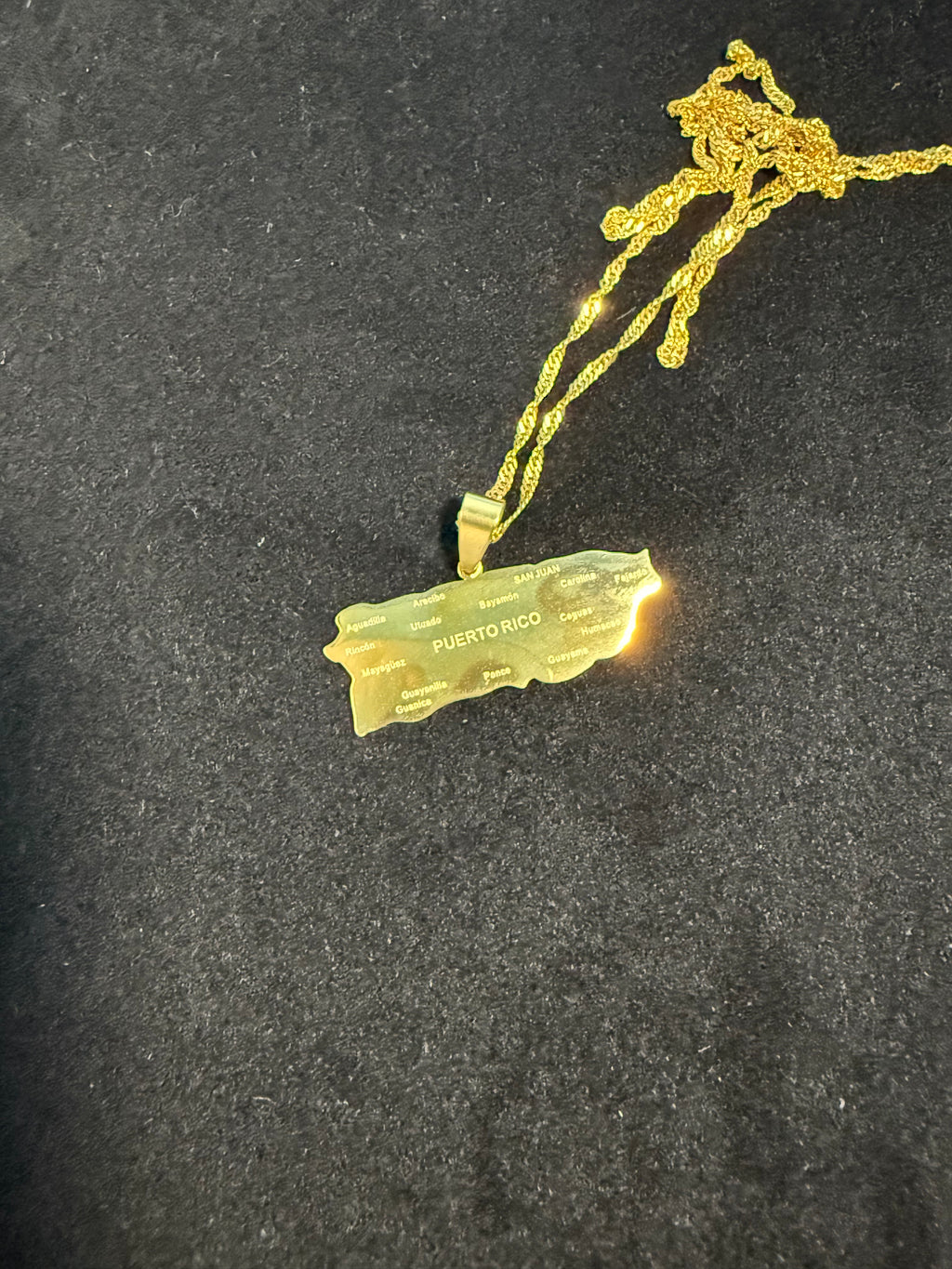 PUERTO RICO PENDANT + NECKLACE