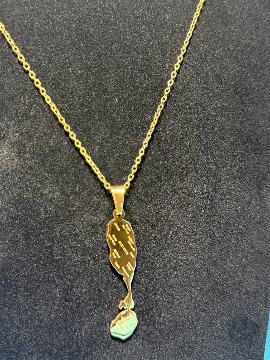 ST. KITTS & NEVIS PENDANT + NECKLACE