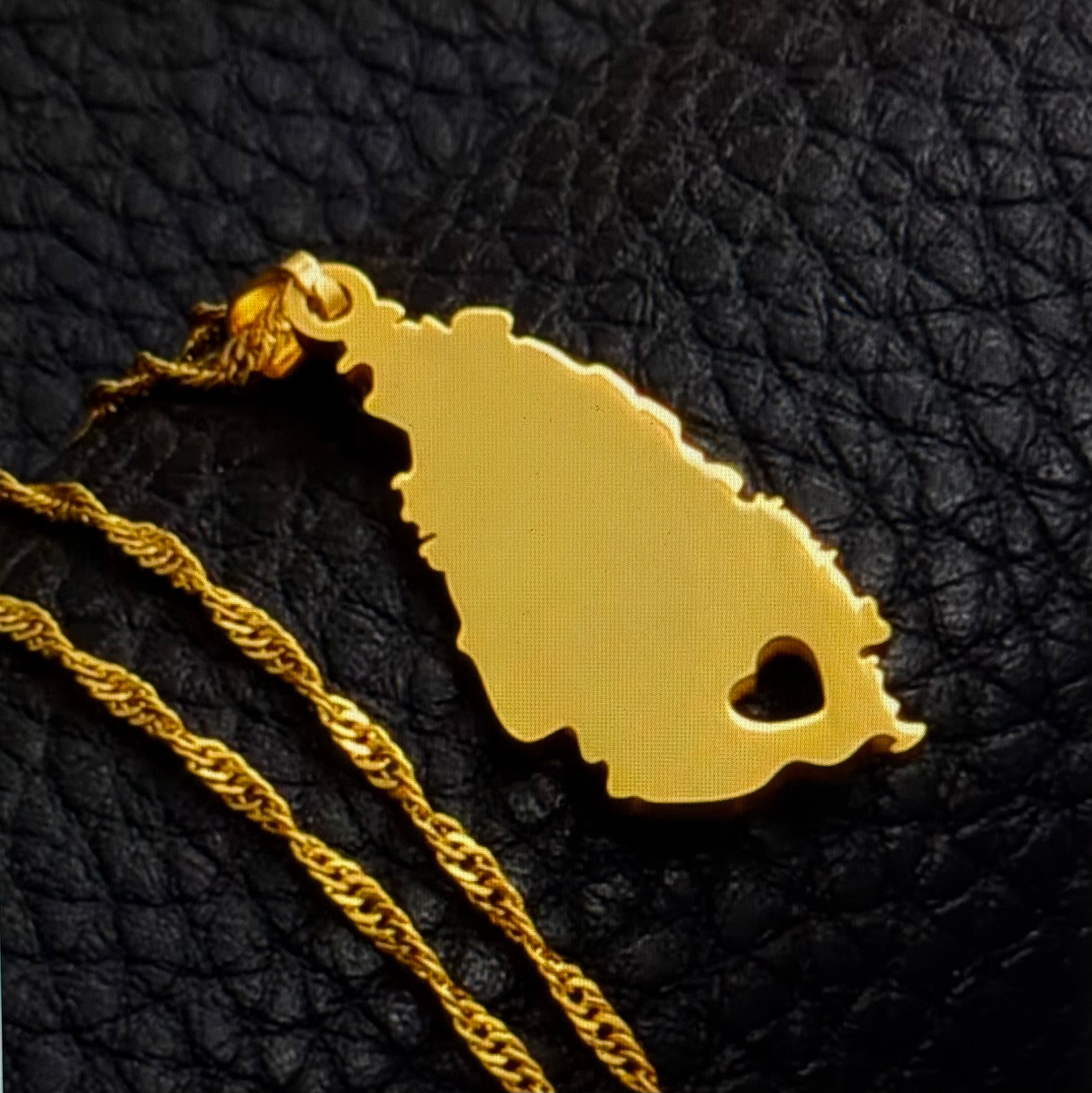 SAINT LUCIA PENDANT + NECKLACE